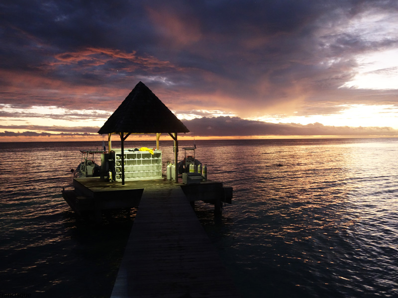 Sunset dive in Tiputa pass